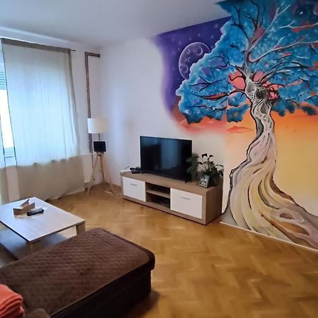 Moon Tree *** Apartment Varazdin Bagian luar foto